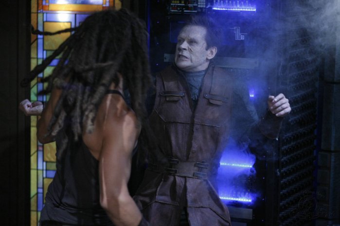 Ronon goes hand-to-hand with Michael (Connor Trinneer) when the Wraith hybrid seizes control of Atlantis.
