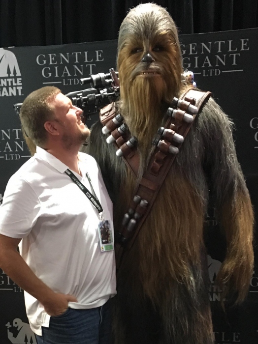 GateWorld's David Read meets Chewie
