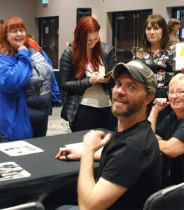 Patrick Currie signs autographs at Gatecon: The Invasion (2018)