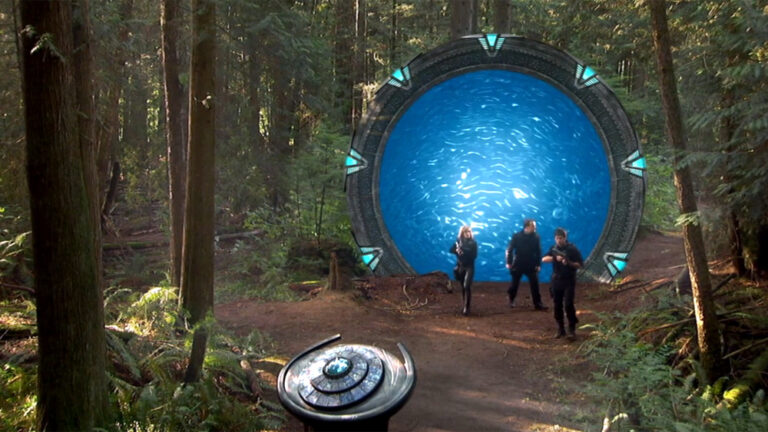 Atlantis team exits the Stargate ("Identity")