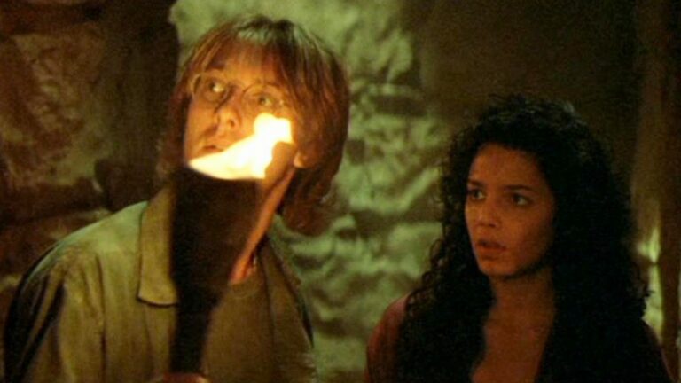 Daniel and Sha'uri in the Abydonian caves ("Stargate" the Movie)