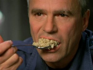 Jack O'Neill eating oatmeal ("Window of Opportunity")